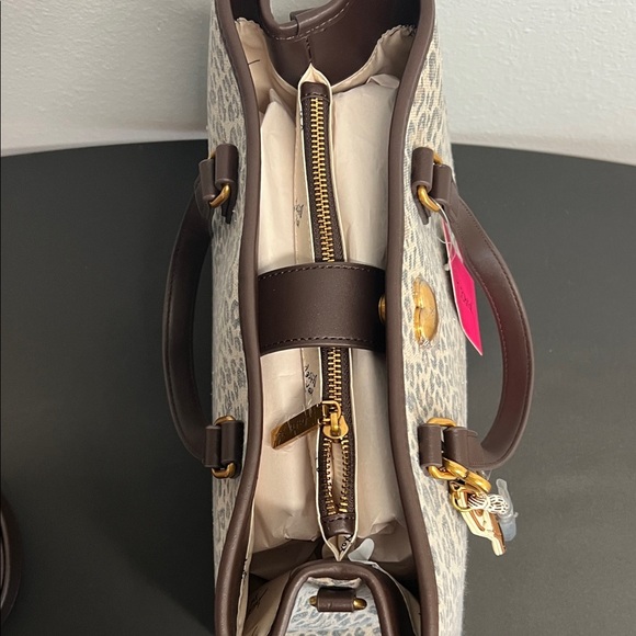 Betsey Johnson | Leopard Tote w/ Bag Charm & Crossbody Strap - Picture 12 of 16